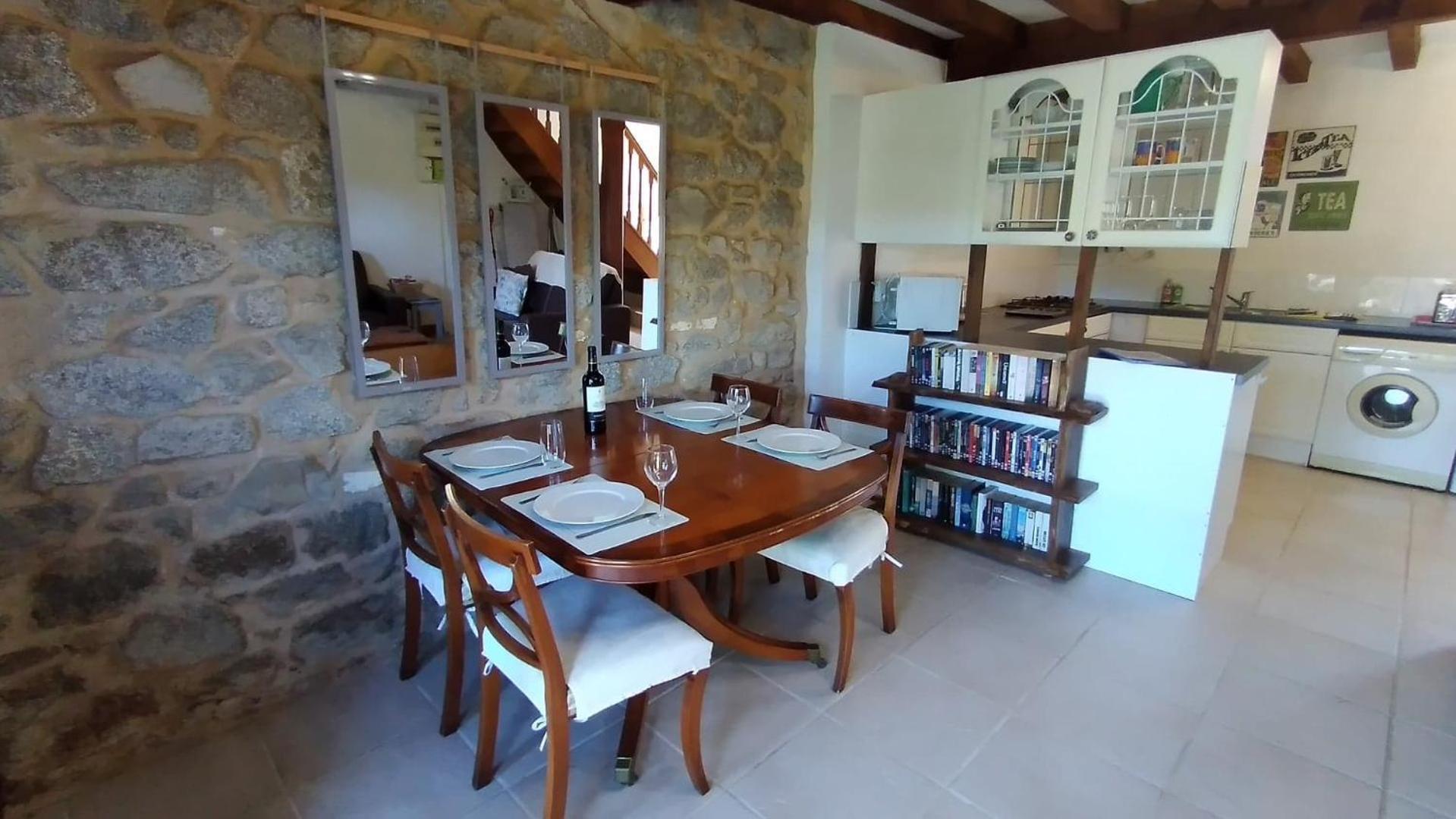 Character 2 Bed Cottage Within Walking Distance Of Bar/Restaurants Piégut-Pluviers Exteriör bild