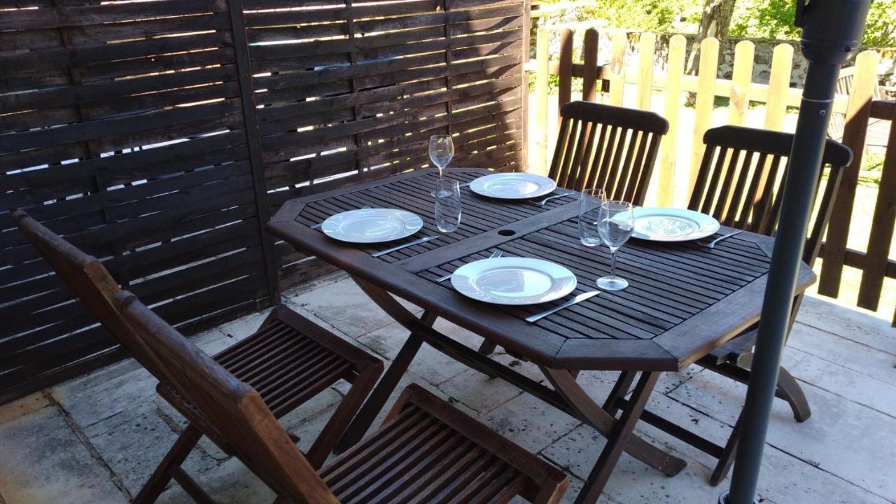 Character 2 Bed Cottage Within Walking Distance Of Bar/Restaurants Piégut-Pluviers Exteriör bild