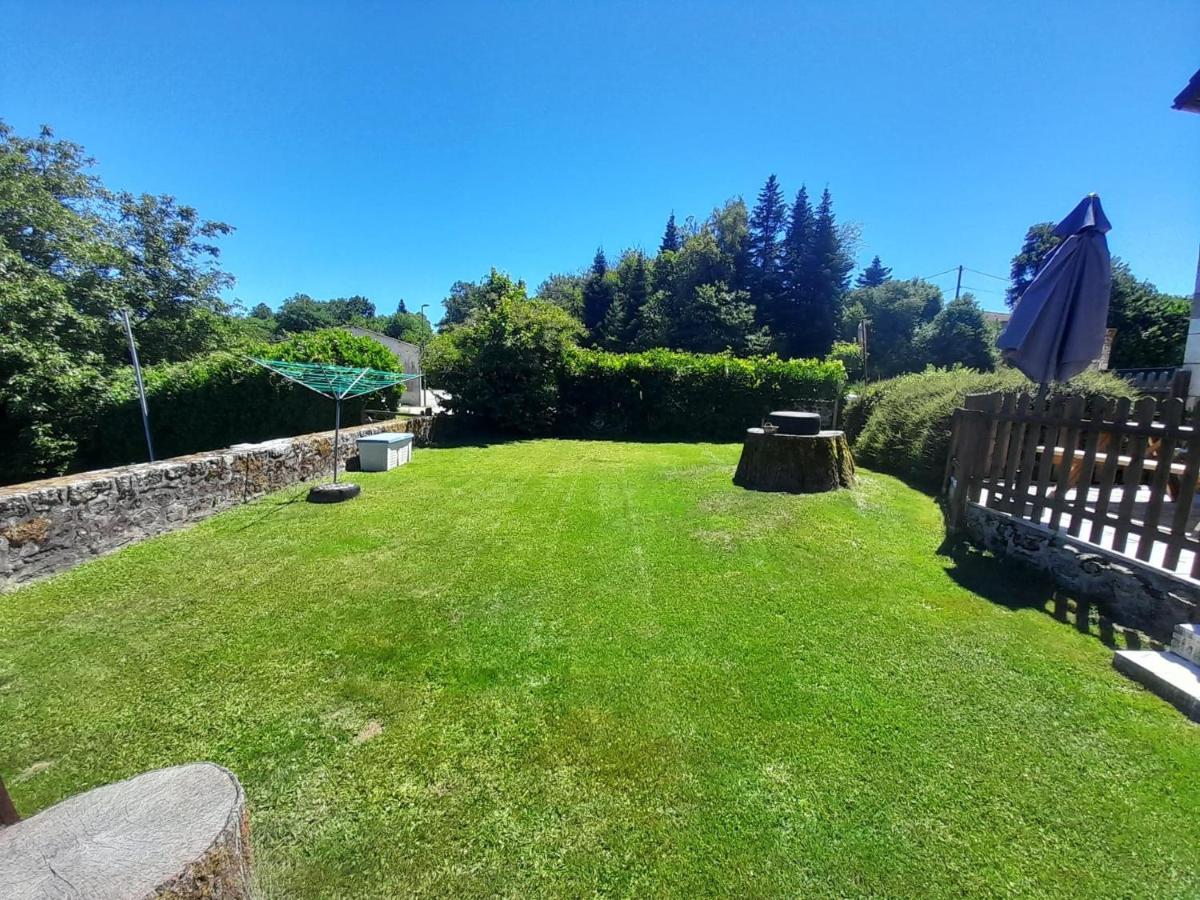 Character 2 Bed Cottage Within Walking Distance Of Bar/Restaurants Piégut-Pluviers Exteriör bild
